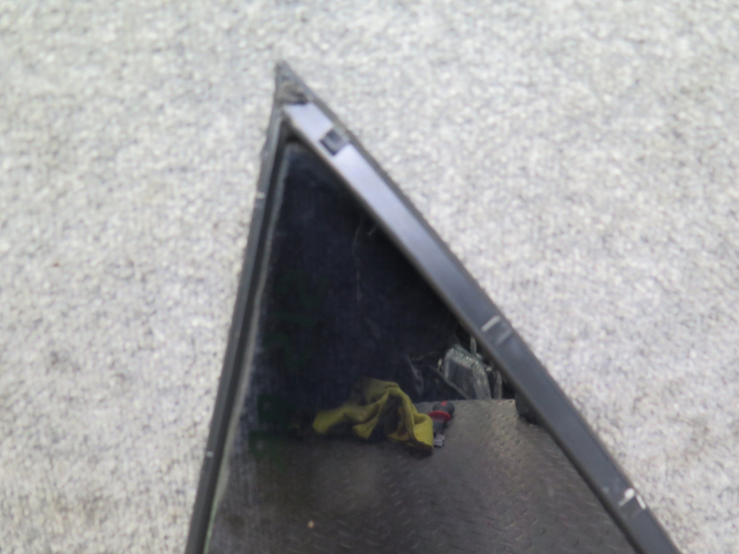 01-05 Lexus JCE10L IS300 Sedan Rear Right Door Quarter Glass Window OEM