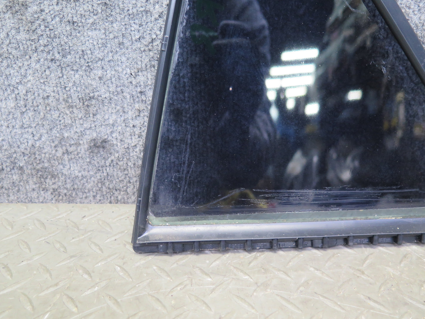 01-05 Lexus JCE10L IS300 Sedan Rear Right Door Quarter Glass Window OEM