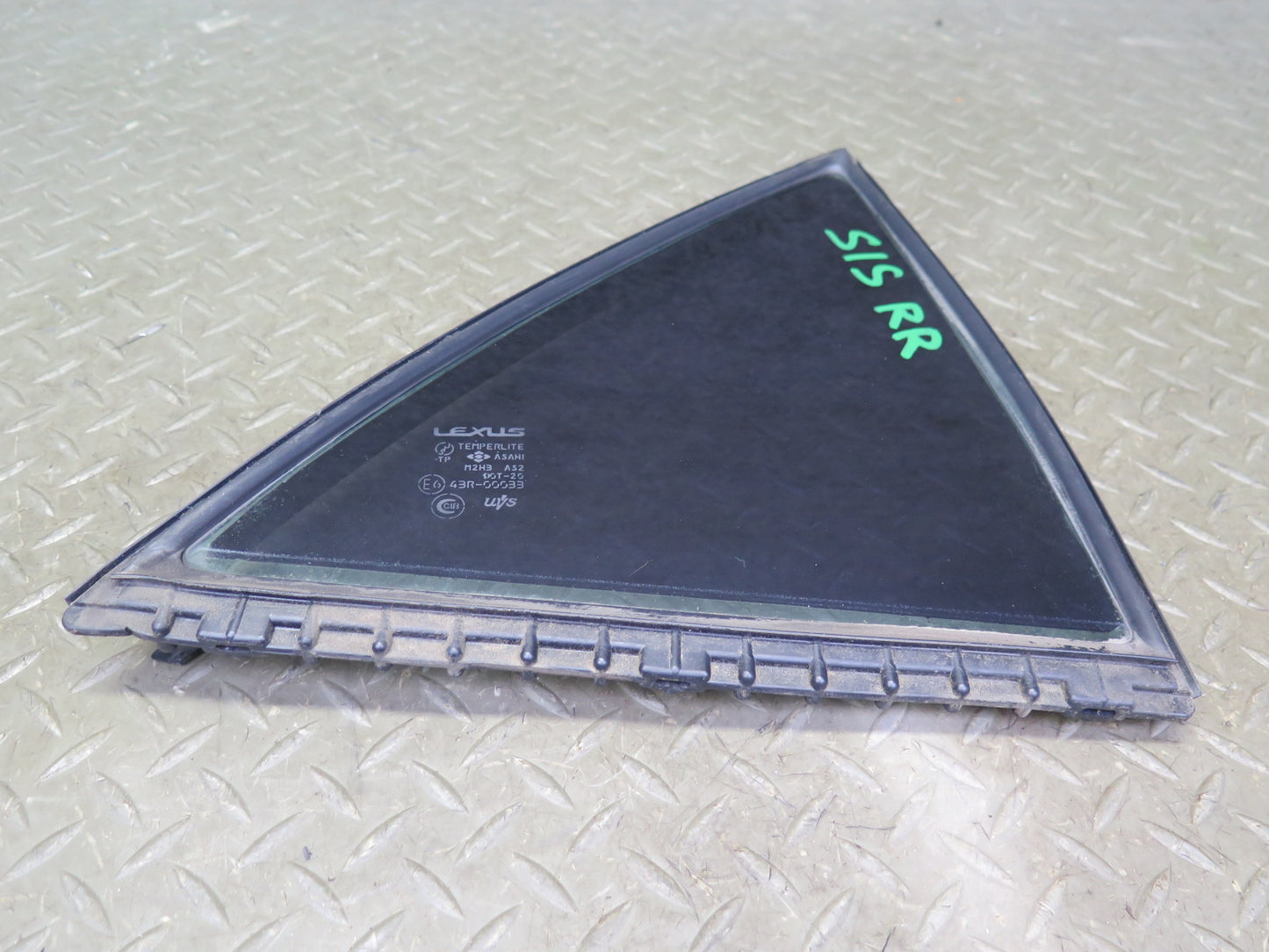 01-05 Lexus JCE10L IS300 Sedan Rear Right Door Quarter Glass Window OEM