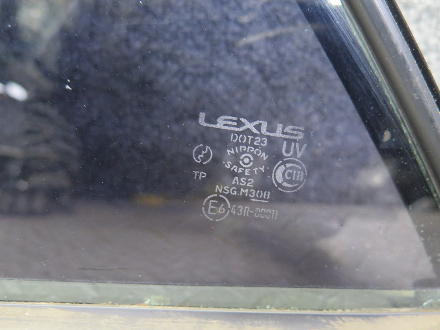 01-05 Lexus JCE10L IS300 Sedan Rear Left Door Quarter Glass Window OEM