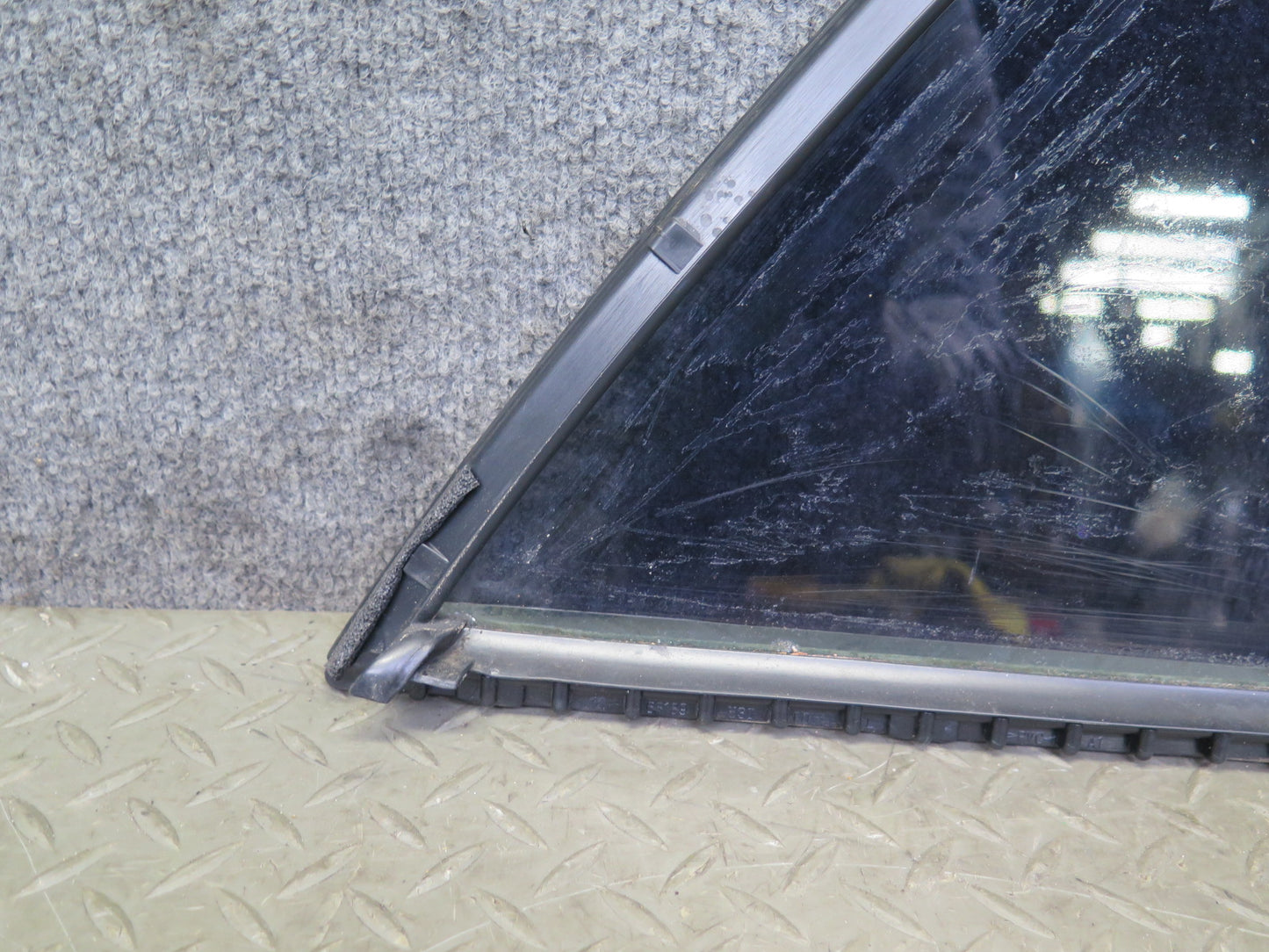 01-05 Lexus JCE10L IS300 Sedan Rear Left Door Quarter Glass Window OEM