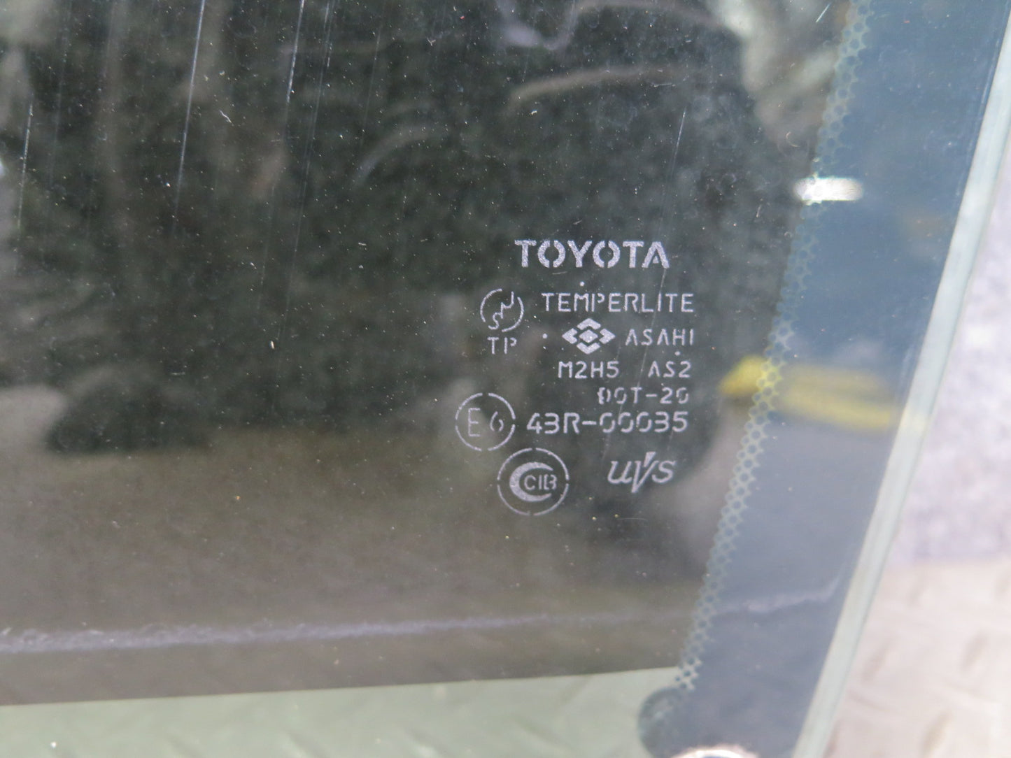 98-00 Lexus UCF20L LS400 Front Left Driver Door Glass Window Tinted OEM