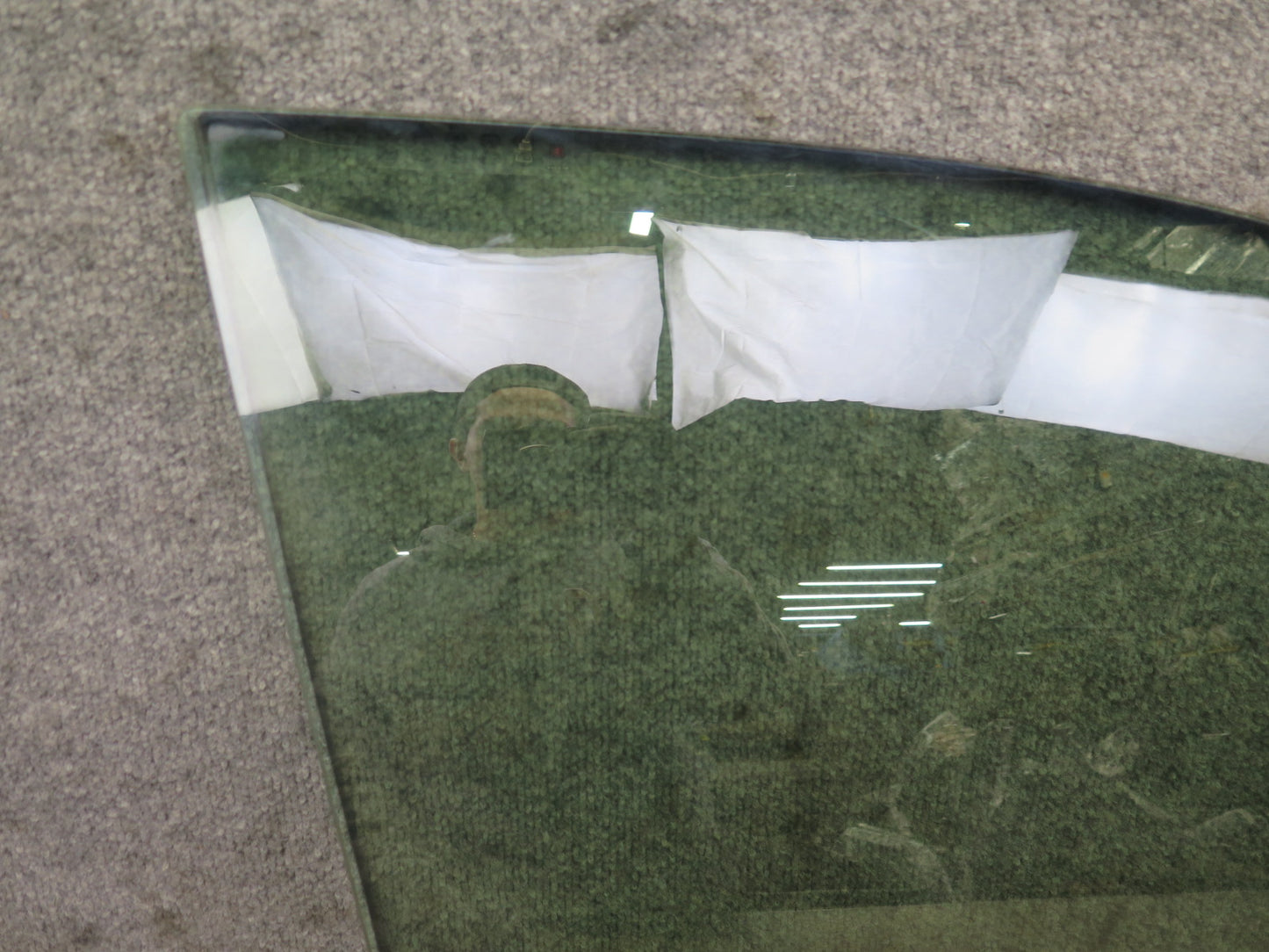 01-03 Lexus JCE10L IS300 Front Right Door Glass Window OEM