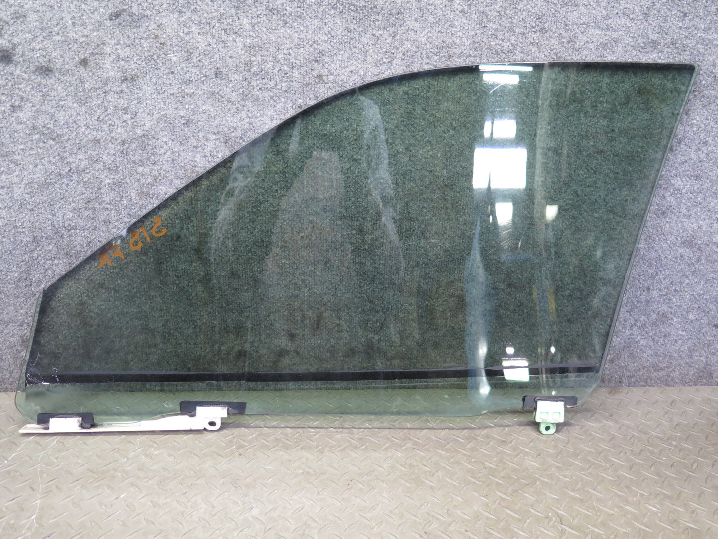 01-03 Lexus JCE10L IS300 Front Right Door Glass Window OEM