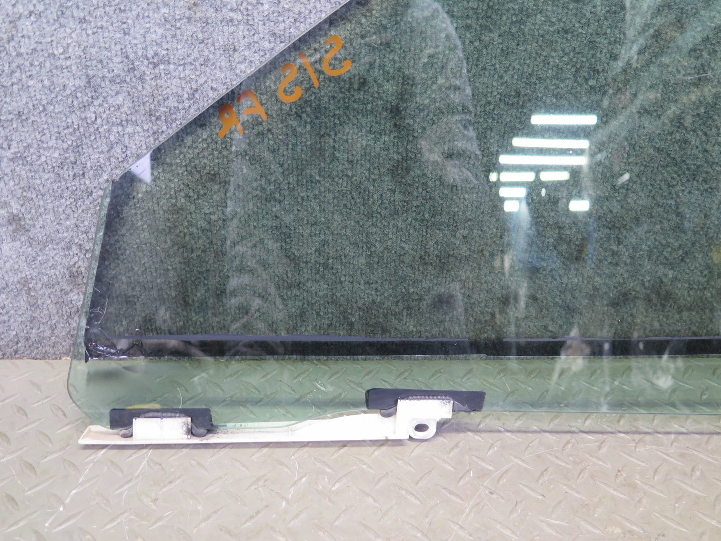 01-03 Lexus JCE10L IS300 Front Right Door Glass Window OEM