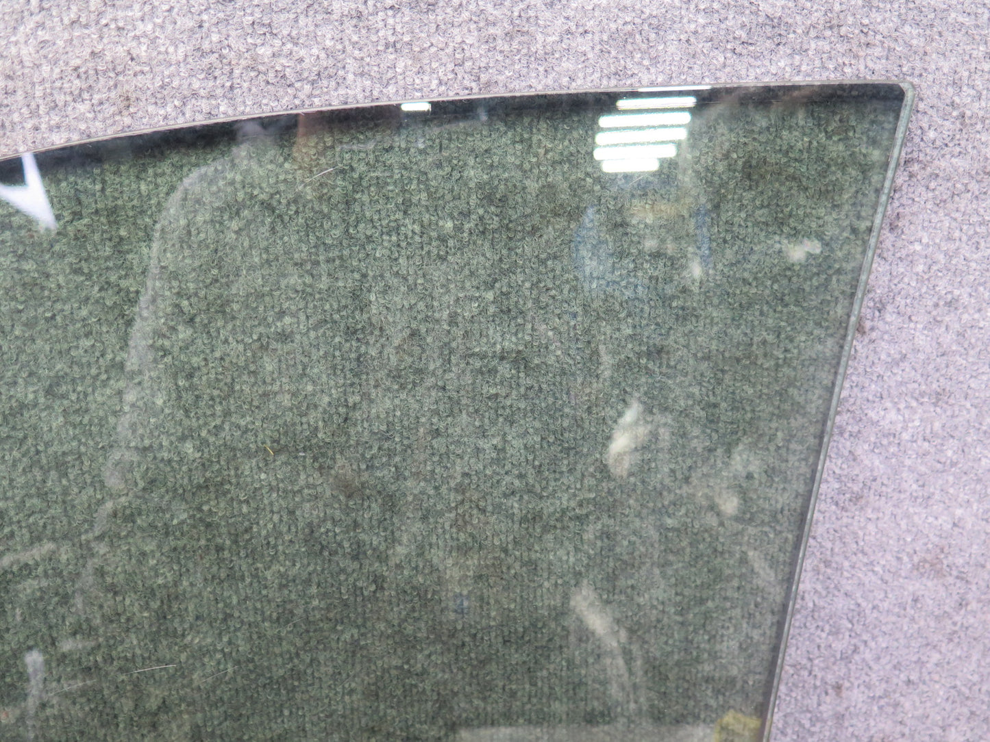 01-03 Lexus JCE10L IS300 Front Right Door Glass Window OEM