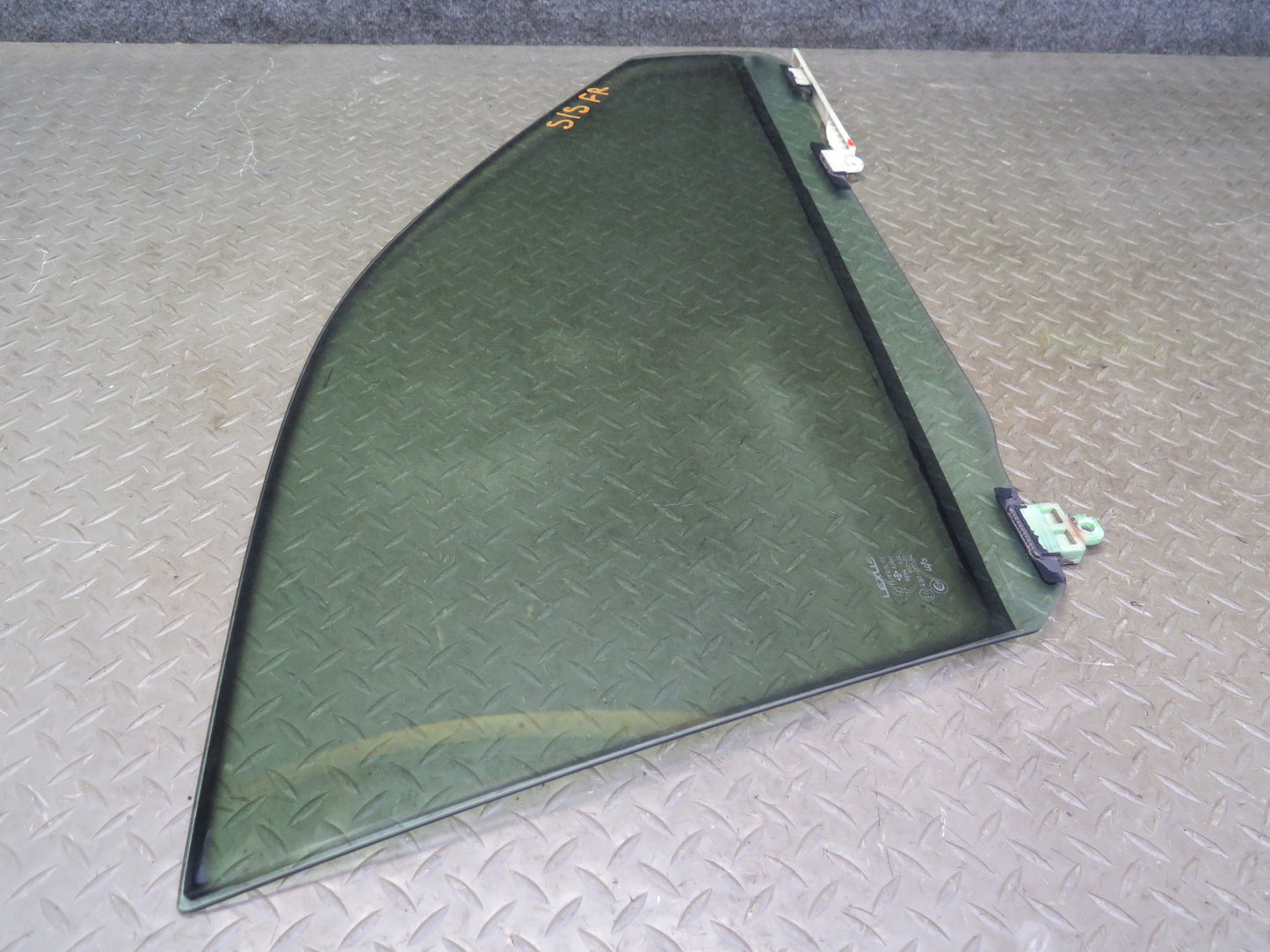 01-03 Lexus JCE10L IS300 Front Right Door Glass Window OEM