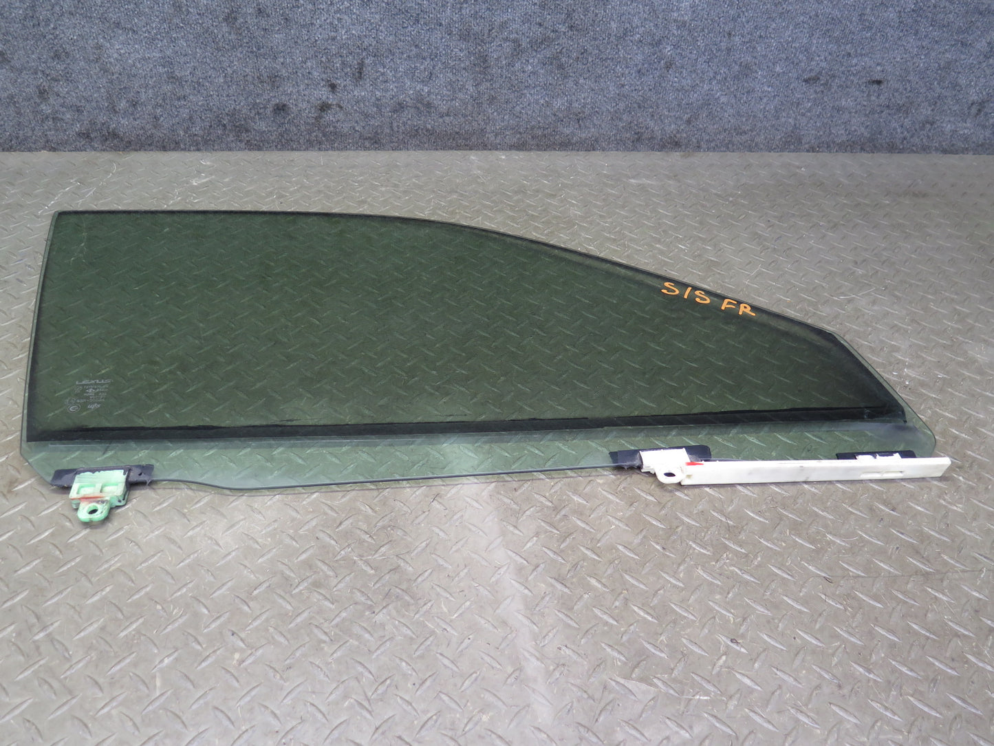 01-03 Lexus JCE10L IS300 Front Right Door Glass Window OEM