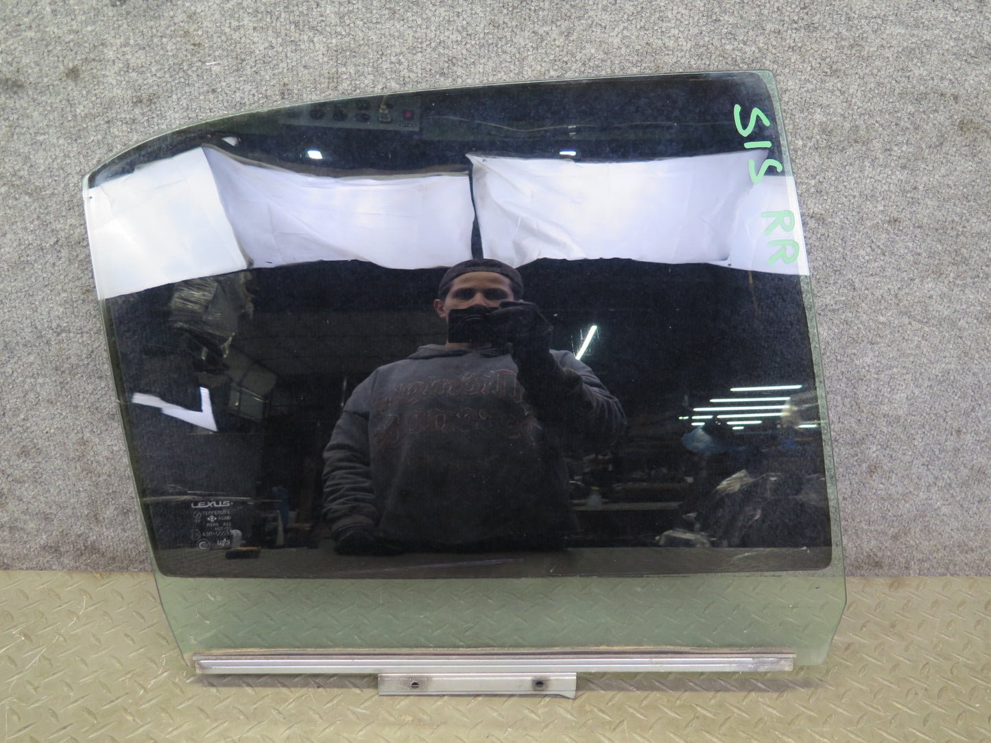 01-05 Lexus JCE10L IS300 Sedan Rear Right Door Glass Window OEM