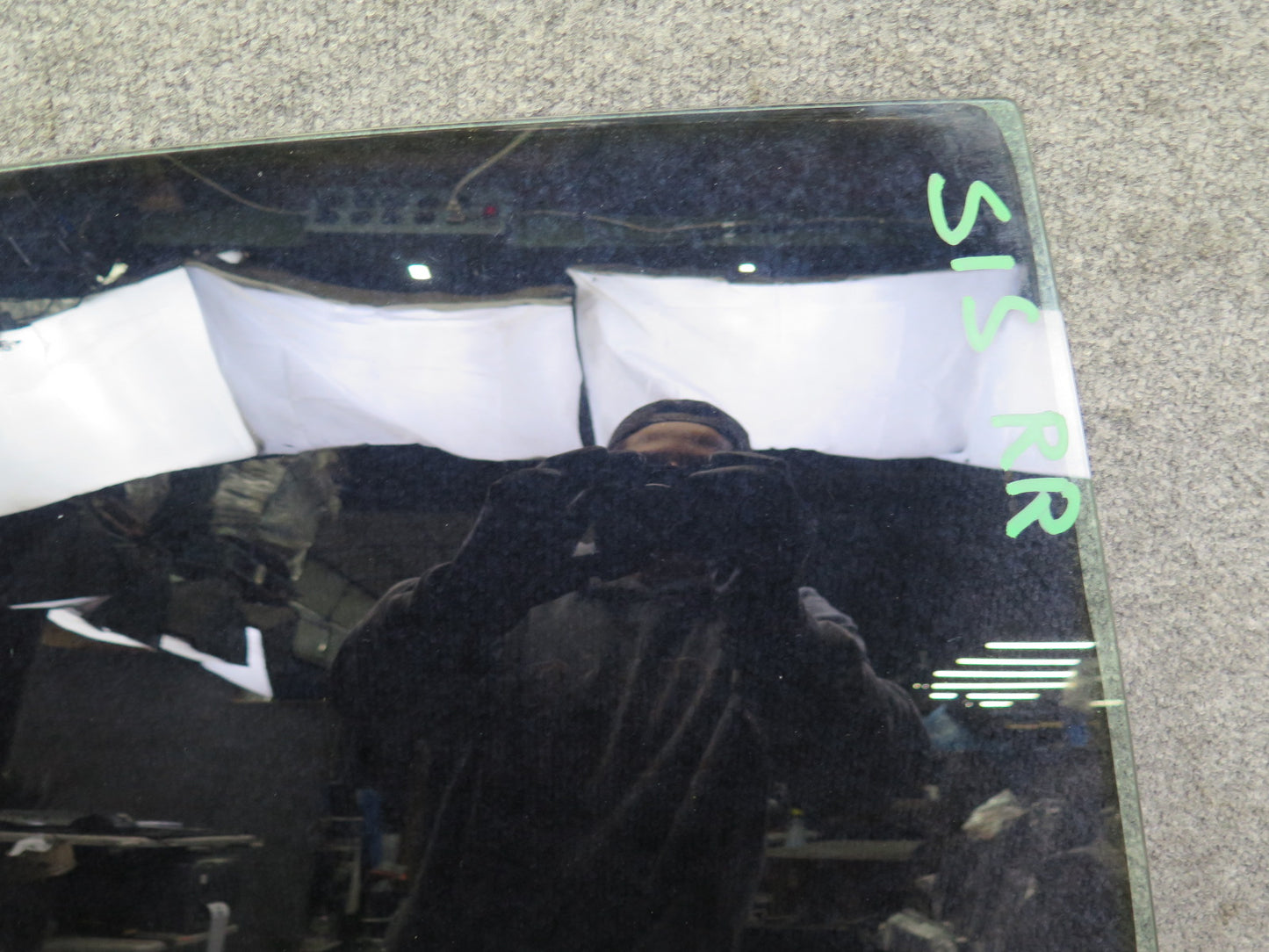 01-05 Lexus JCE10L IS300 Sedan Rear Right Door Glass Window OEM