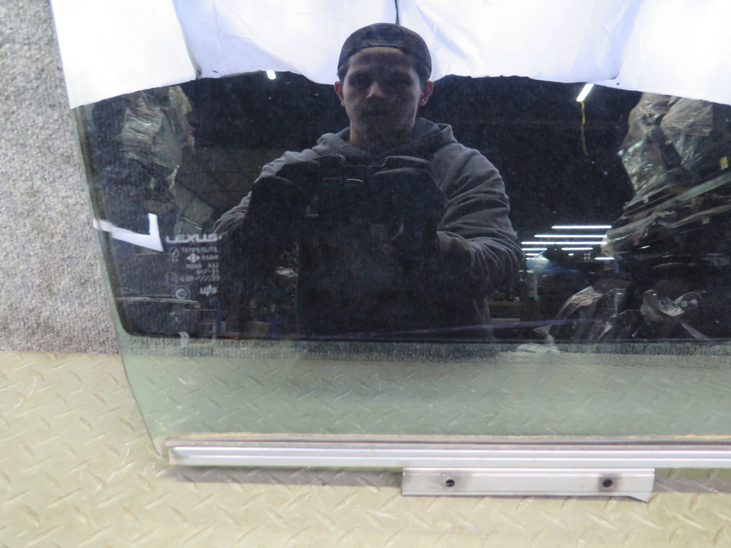 01-05 Lexus JCE10L IS300 Sedan Rear Right Door Glass Window OEM