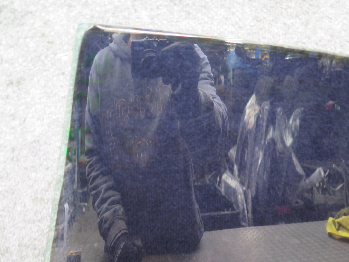 01-05 Lexus JCE10L IS300 Sedan Rear Right Door Glass Window OEM