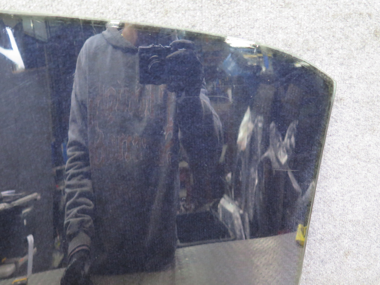 01-05 Lexus JCE10L IS300 Sedan Rear Right Door Glass Window OEM