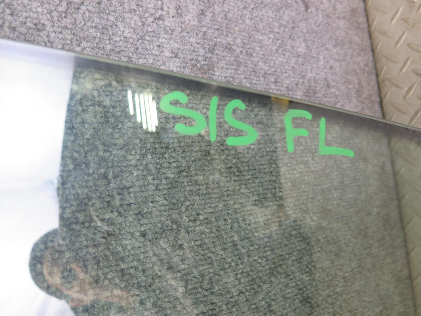 01-03 Lexus JCE10L IS300 Front Left Door Glass Window OEM