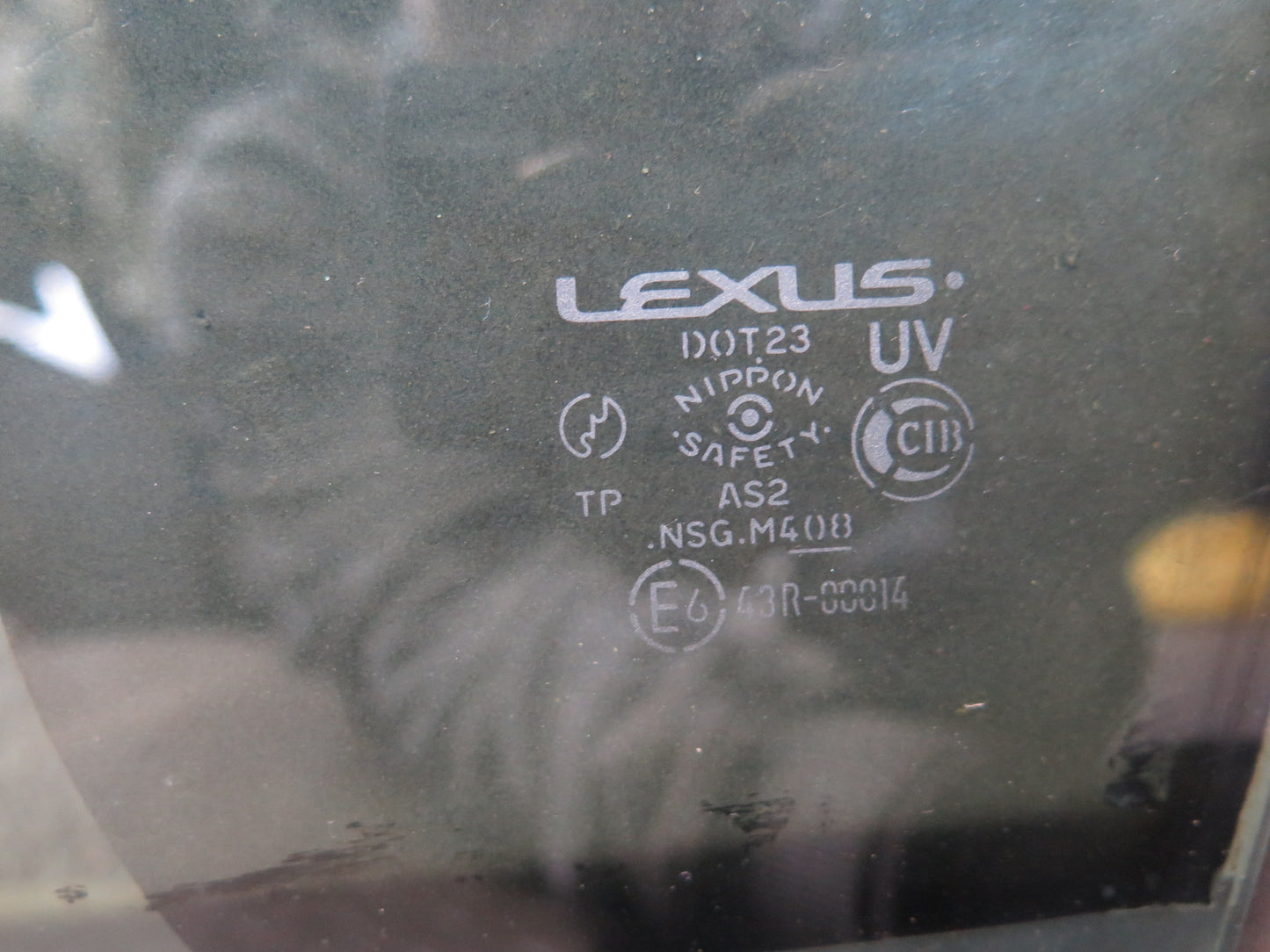 01-03 Lexus JCE10L IS300 Front Left Door Glass Window OEM