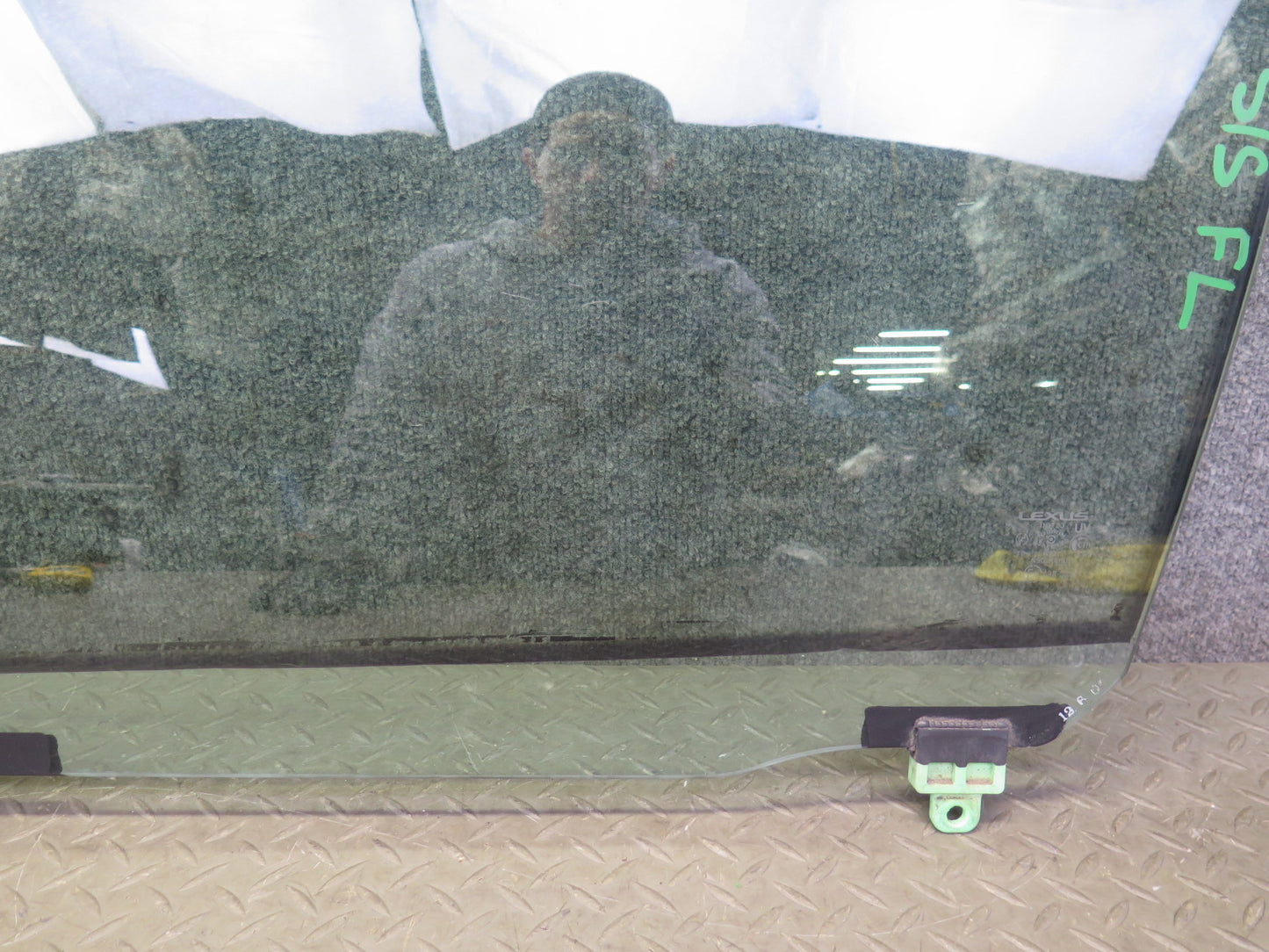 01-03 Lexus JCE10L IS300 Front Left Door Glass Window OEM