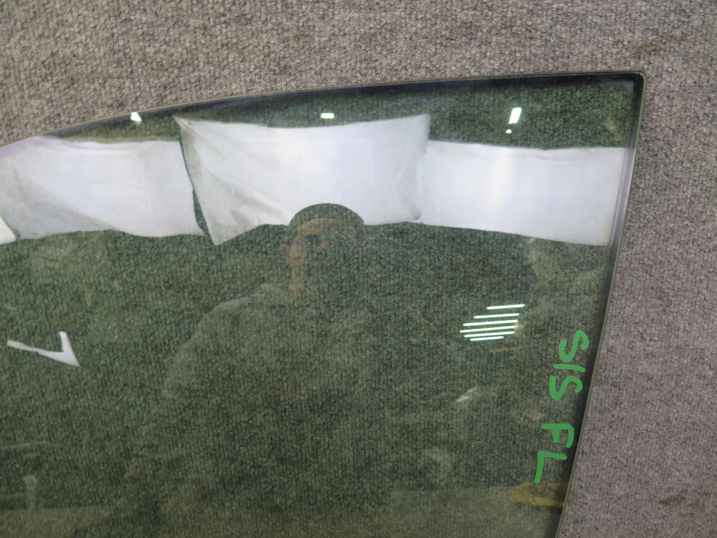 01-03 Lexus JCE10L IS300 Front Left Door Glass Window OEM