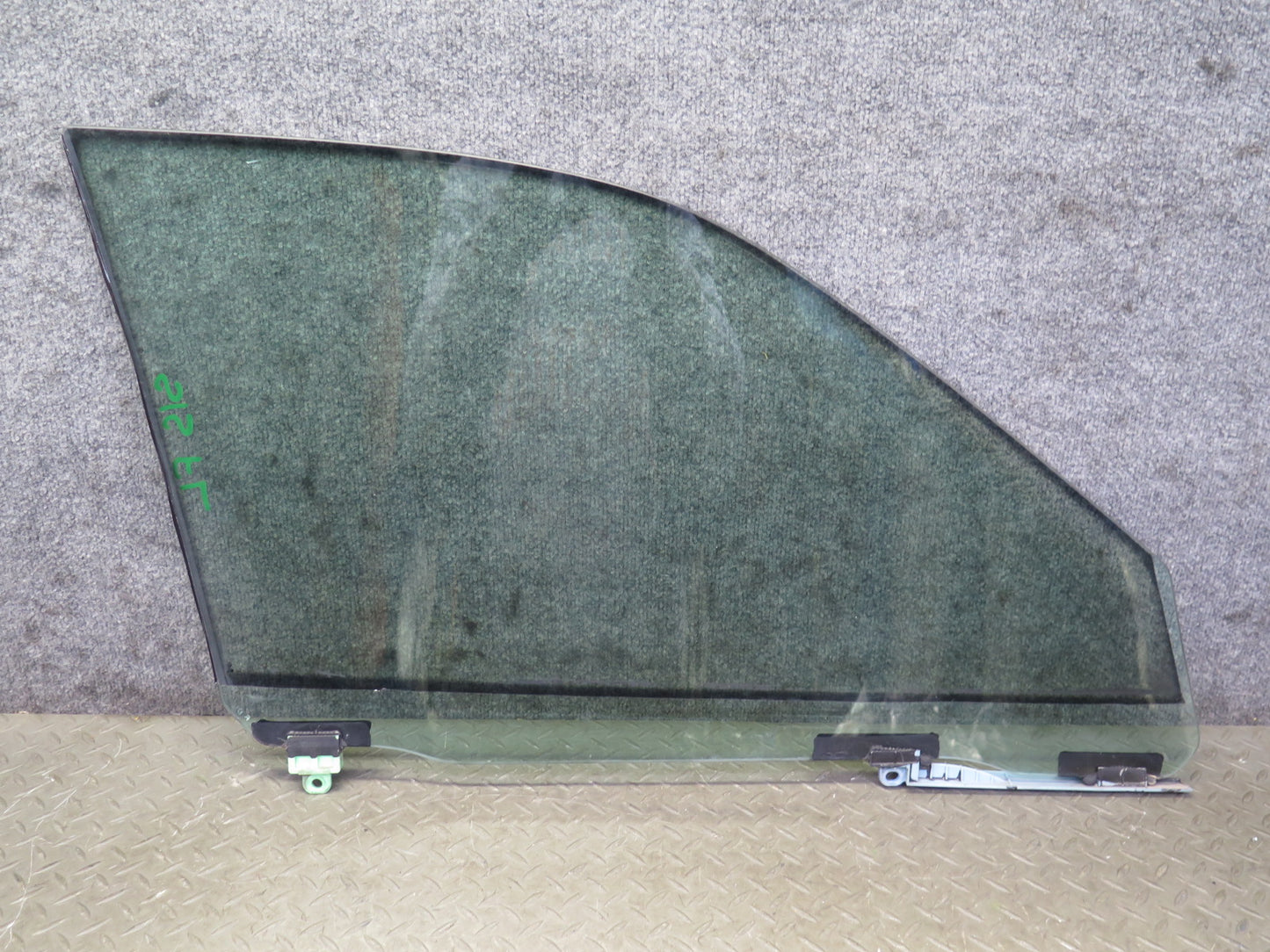 01-03 Lexus JCE10L IS300 Front Left Door Glass Window OEM