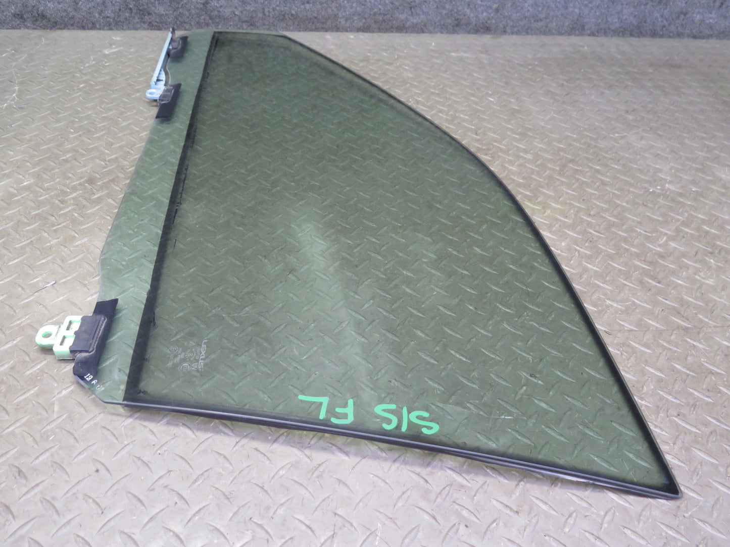 01-03 Lexus JCE10L IS300 Front Left Door Glass Window OEM