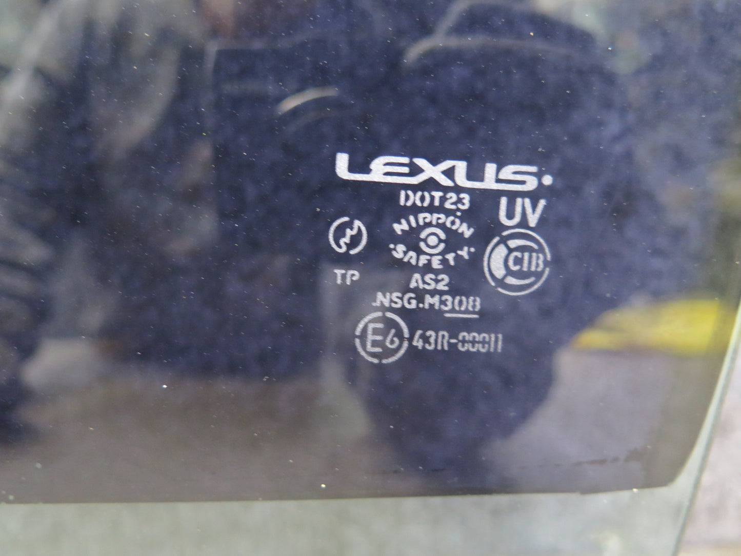 01-05 Lexus JCE10L IS300 Sedan Rear Left Door Glass Window OEM