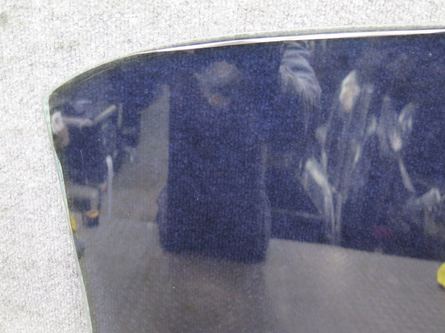 01-05 Lexus JCE10L IS300 Sedan Rear Left Door Glass Window OEM