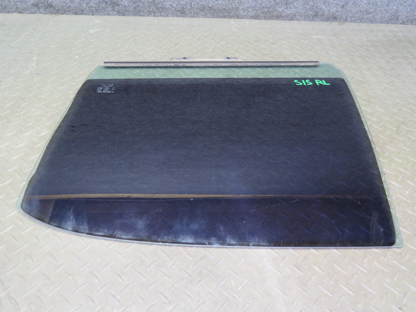 01-05 Lexus JCE10L IS300 Sedan Rear Left Door Glass Window OEM