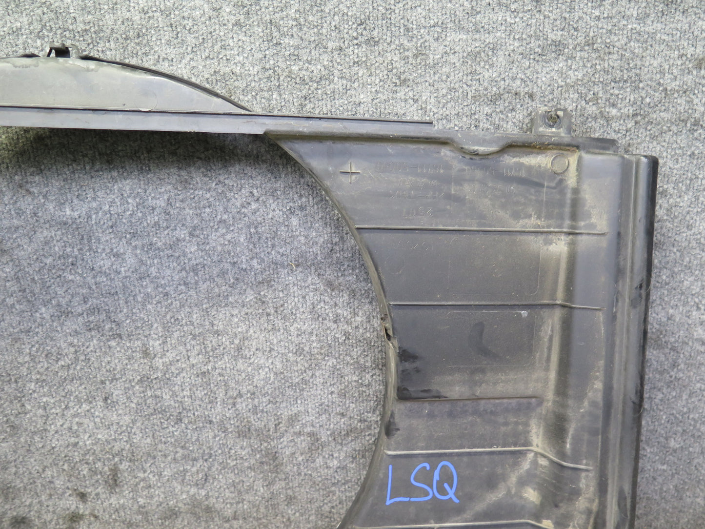 95-00 Lexus UCF20L LS400 Engine Cooling Radiator Fan Shroud 16711-50050 OEM