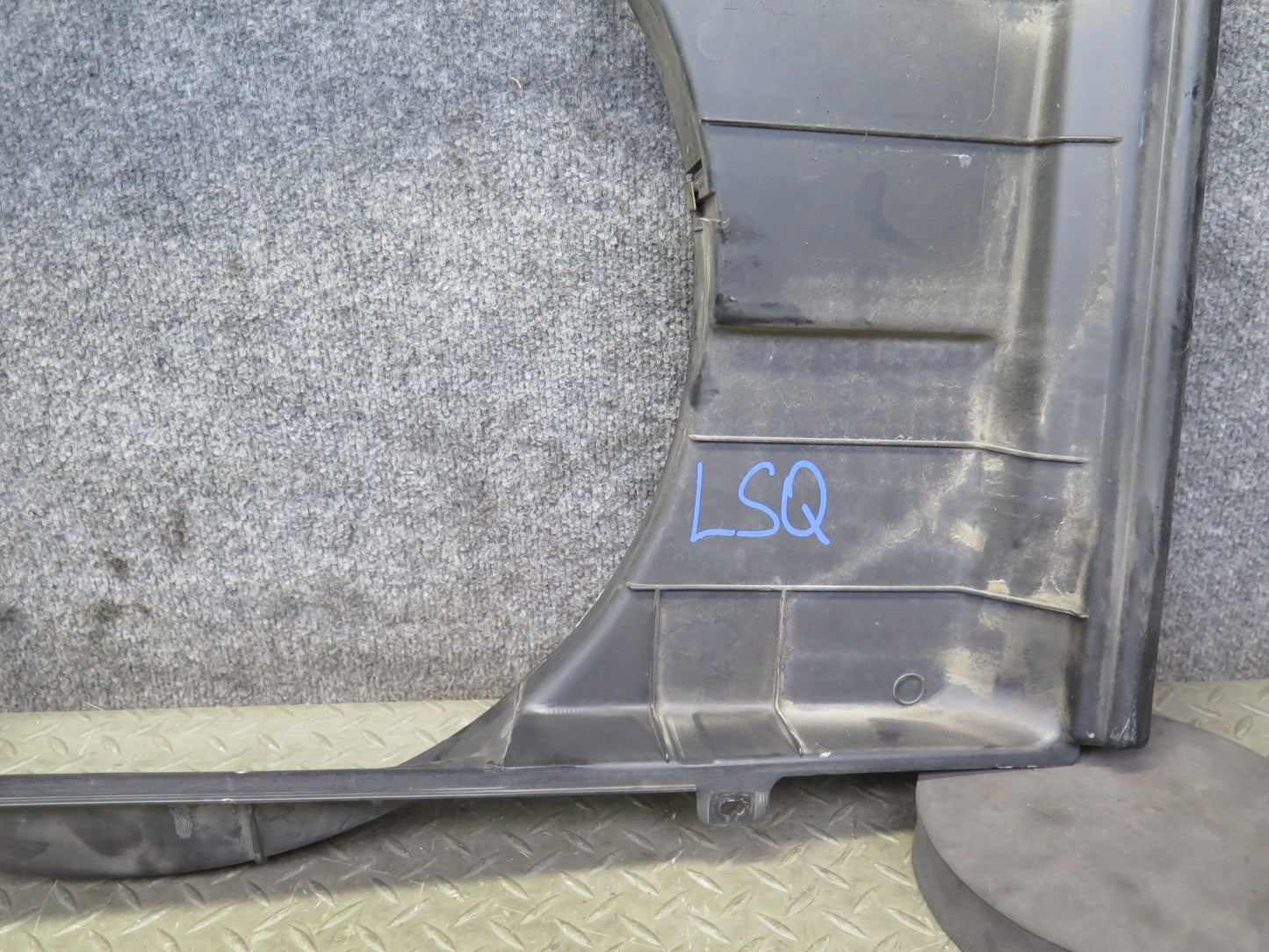 95-00 Lexus UCF20L LS400 Engine Cooling Radiator Fan Shroud 16711-50050 OEM