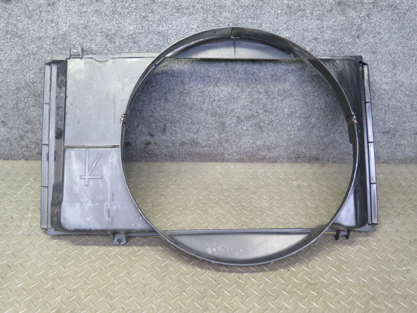 95-00 Lexus UCF20L LS400 Engine Cooling Radiator Fan Shroud 16711-50050 OEM