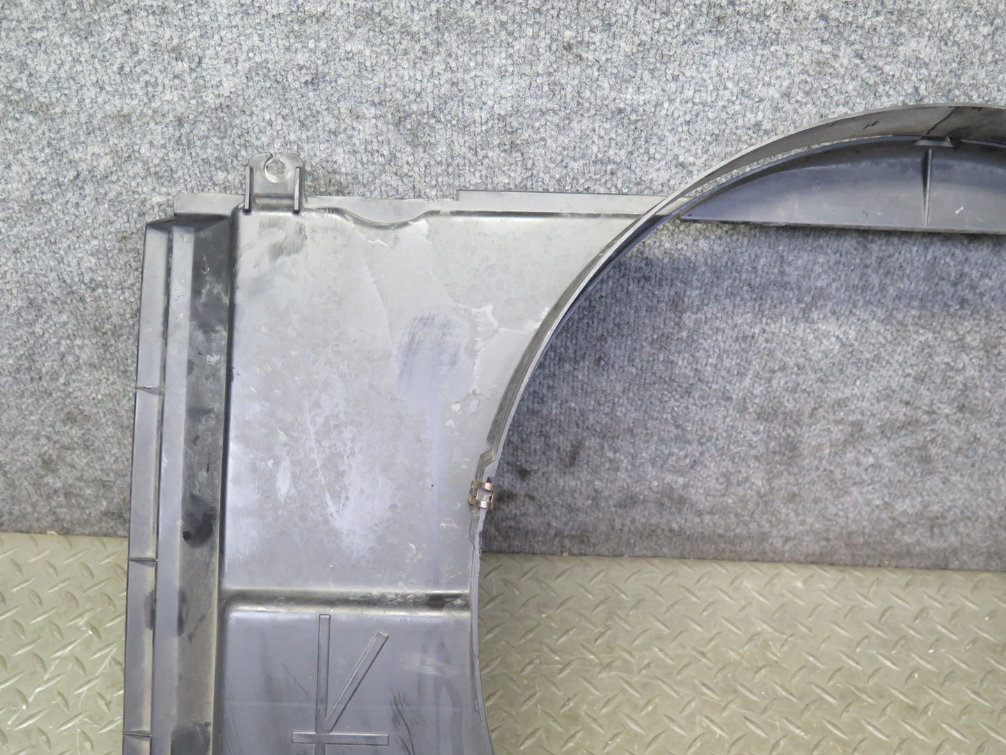 95-00 Lexus UCF20L LS400 Engine Cooling Radiator Fan Shroud 16711-50050 OEM