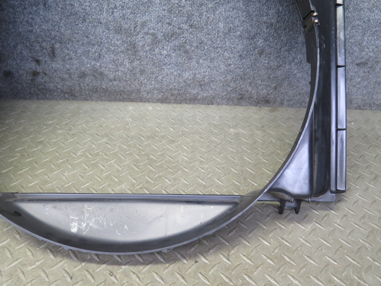 95-00 Lexus UCF20L LS400 Engine Cooling Radiator Fan Shroud 16711-50050 OEM