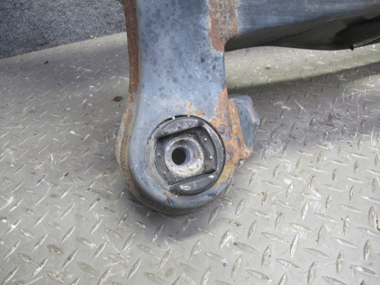 89-95 Mercedes W124 Rear Suspension Subframe Frame Crossmember Carrier OEM