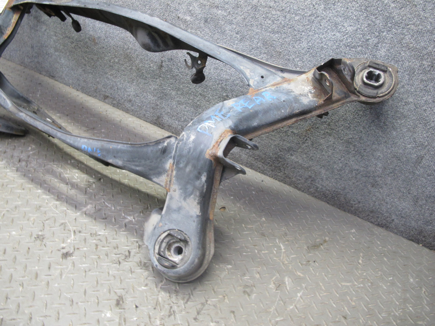 89-95 Mercedes W124 Rear Suspension Subframe Frame Crossmember Carrier OEM