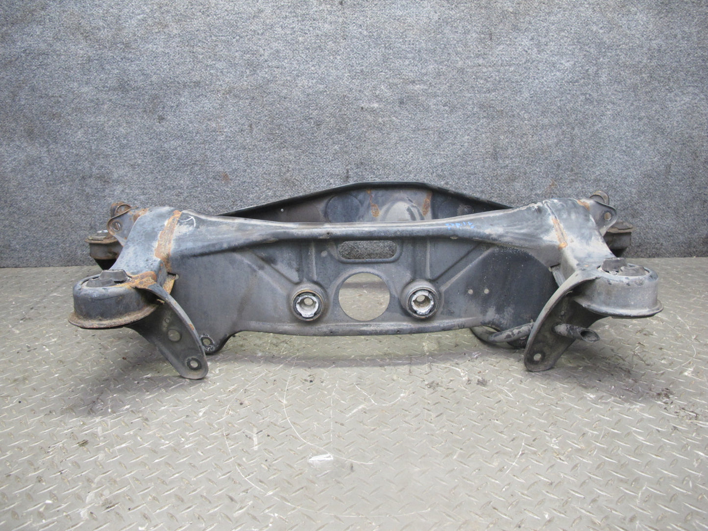 89-95 Mercedes W124 Rear Suspension Subframe Frame Crossmember Carrier OEM