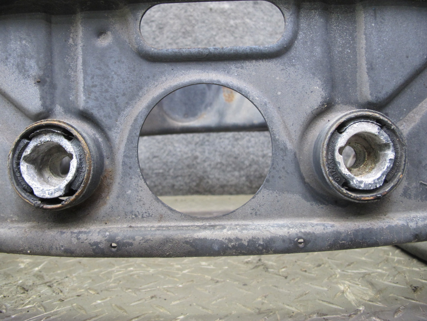 89-95 Mercedes W124 Rear Suspension Subframe Frame Crossmember Carrier OEM