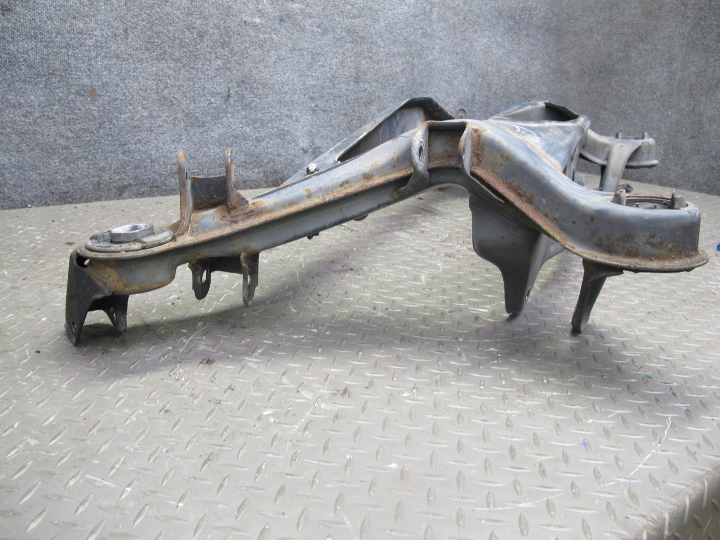 89-95 Mercedes W124 Rear Suspension Subframe Frame Crossmember Carrier OEM