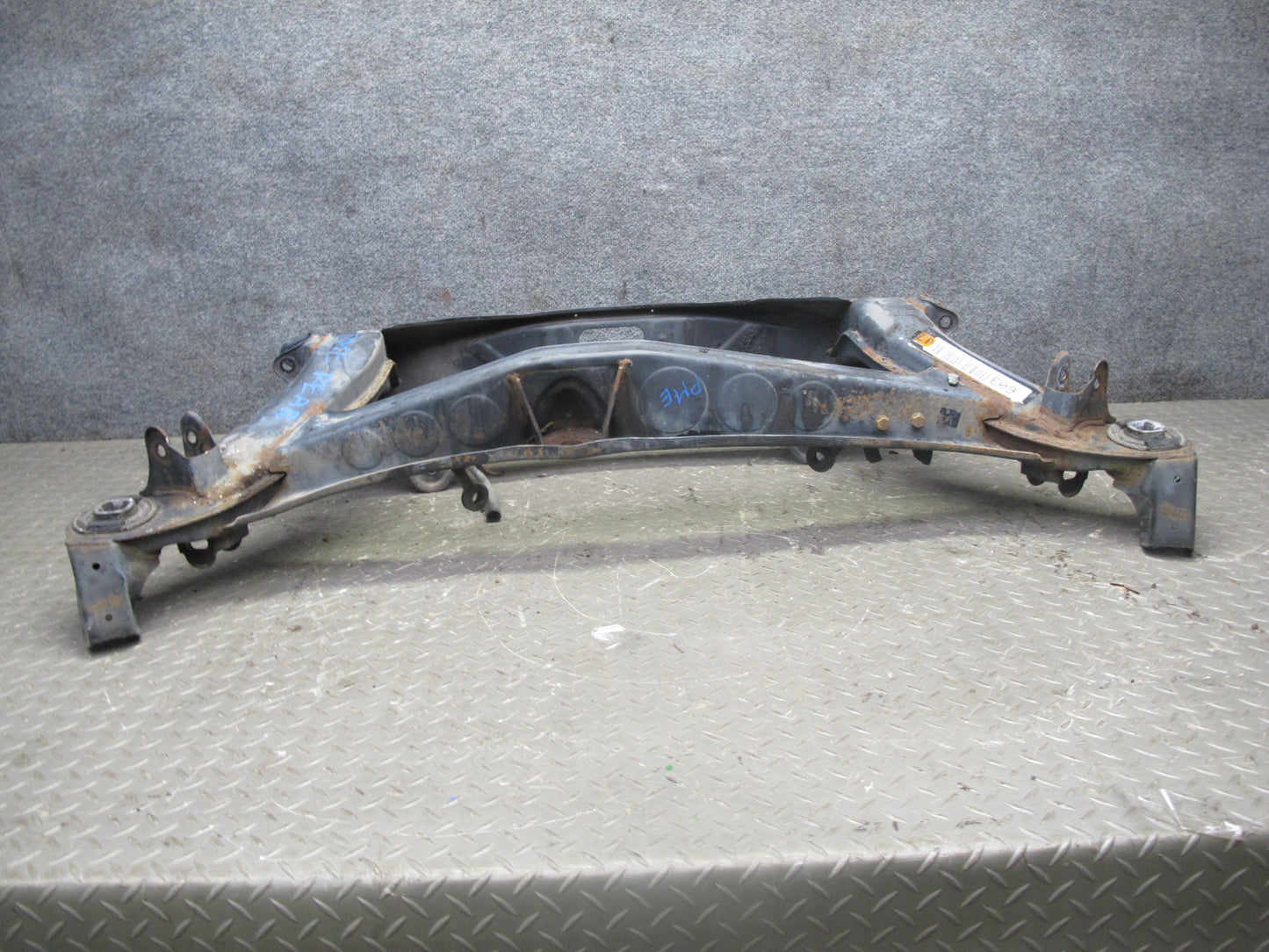 89-95 Mercedes W124 Rear Suspension Subframe Frame Crossmember Carrier OEM