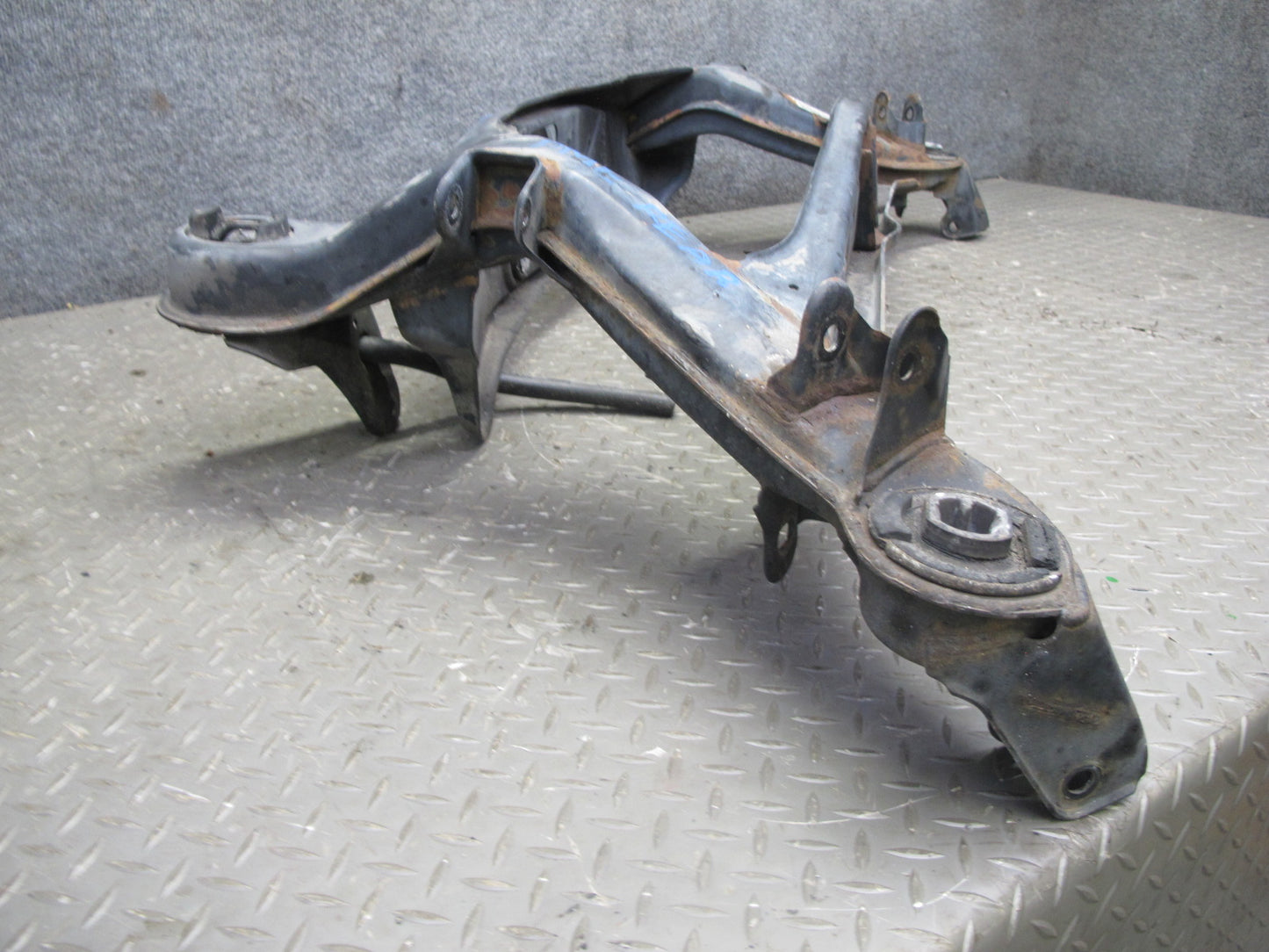 89-95 Mercedes W124 Rear Suspension Subframe Frame Crossmember Carrier OEM