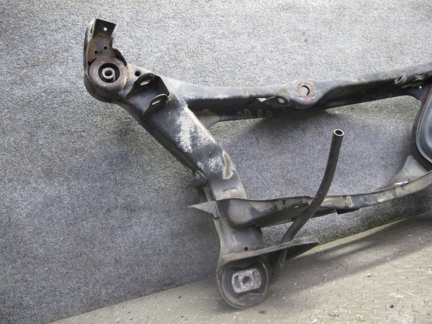 89-95 Mercedes W124 Rear Suspension Subframe Frame Crossmember Carrier OEM