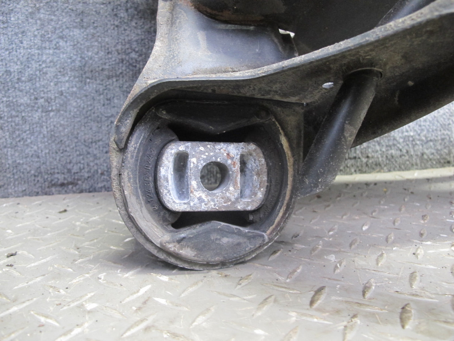 89-95 Mercedes W124 Rear Suspension Subframe Frame Crossmember Carrier OEM