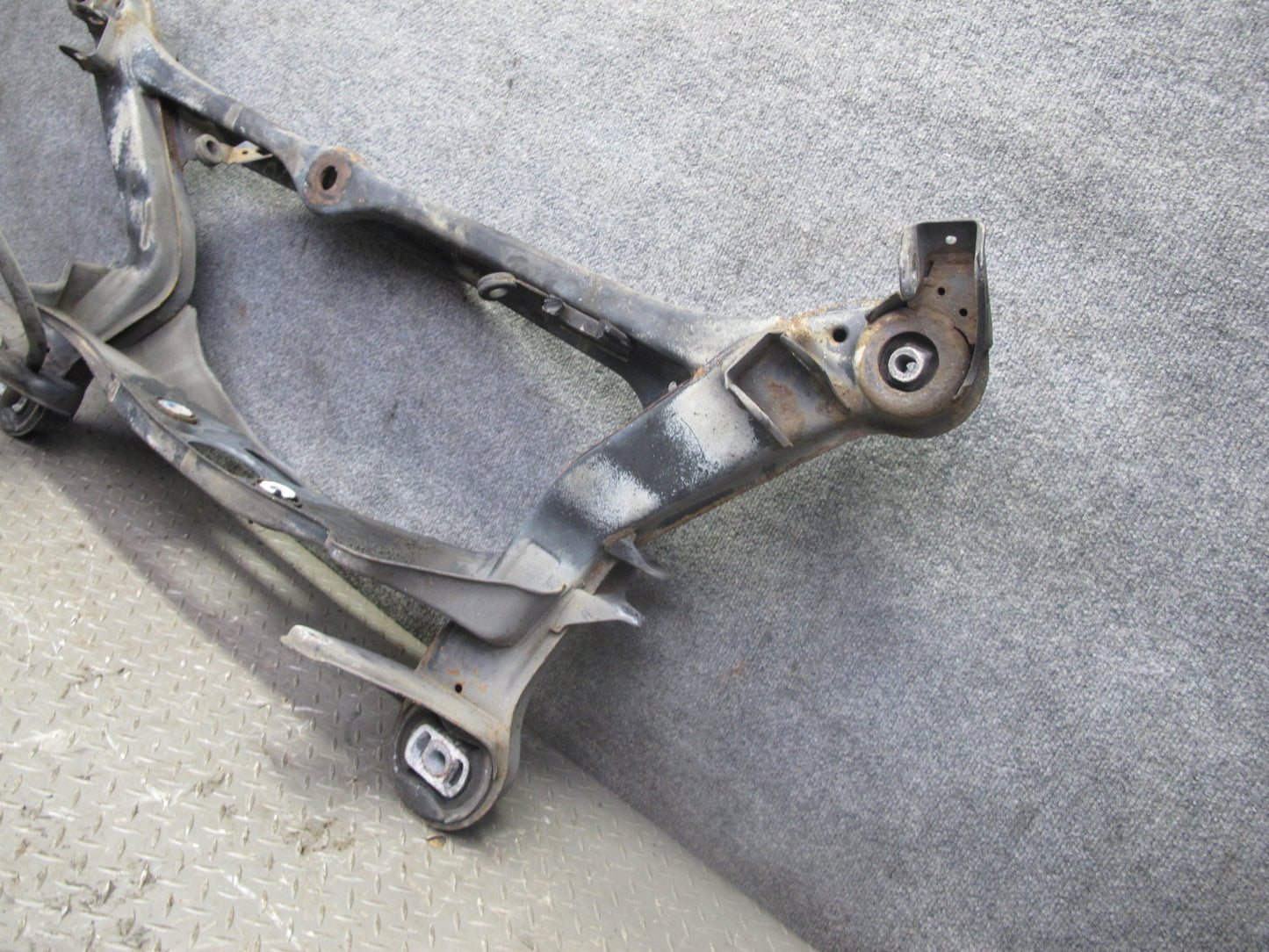 89-95 Mercedes W124 Rear Suspension Subframe Frame Crossmember Carrier OEM