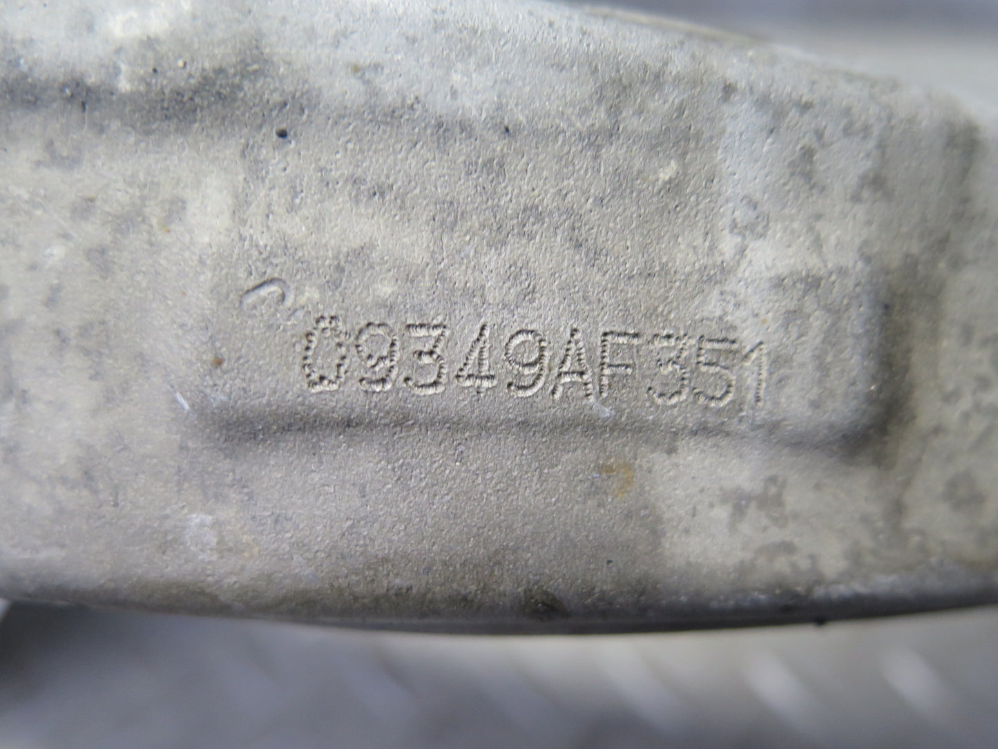 10-11 Audi B8 A5 S5 AWD Front Right Spindle Knuckle Wheel Hub 101K Miles OEM