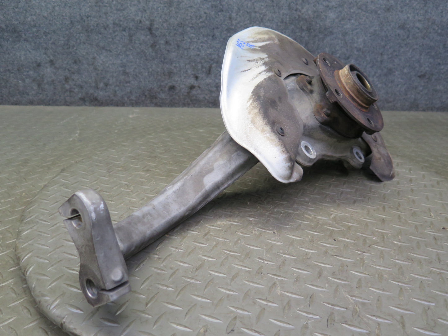 10-11 Audi B8 A5 S5 AWD Front Right Spindle Knuckle Wheel Hub 101K Miles OEM