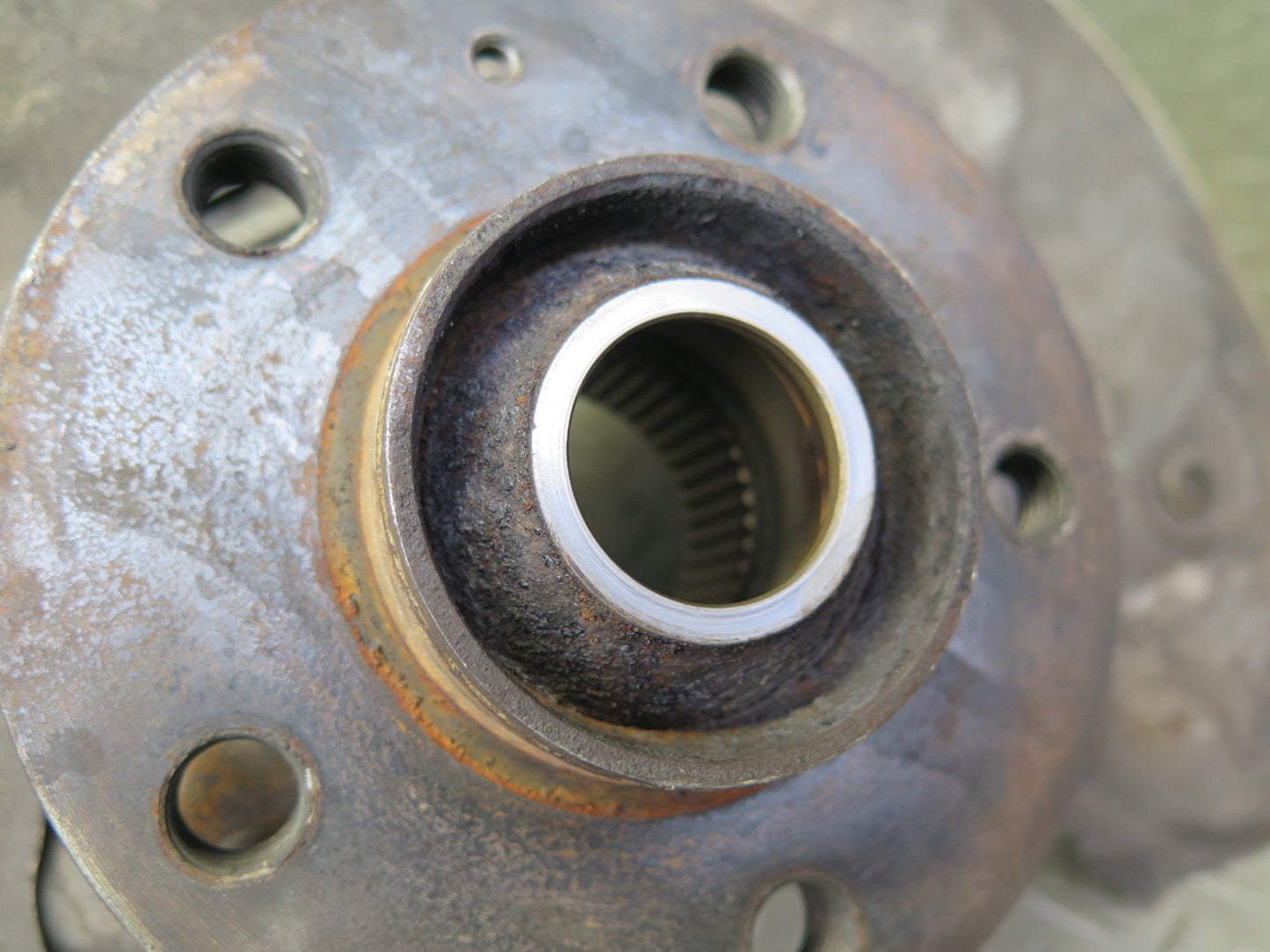 10-11 Audi B8 A5 S5 AWD Front Right Spindle Knuckle Wheel Hub 101K Miles OEM