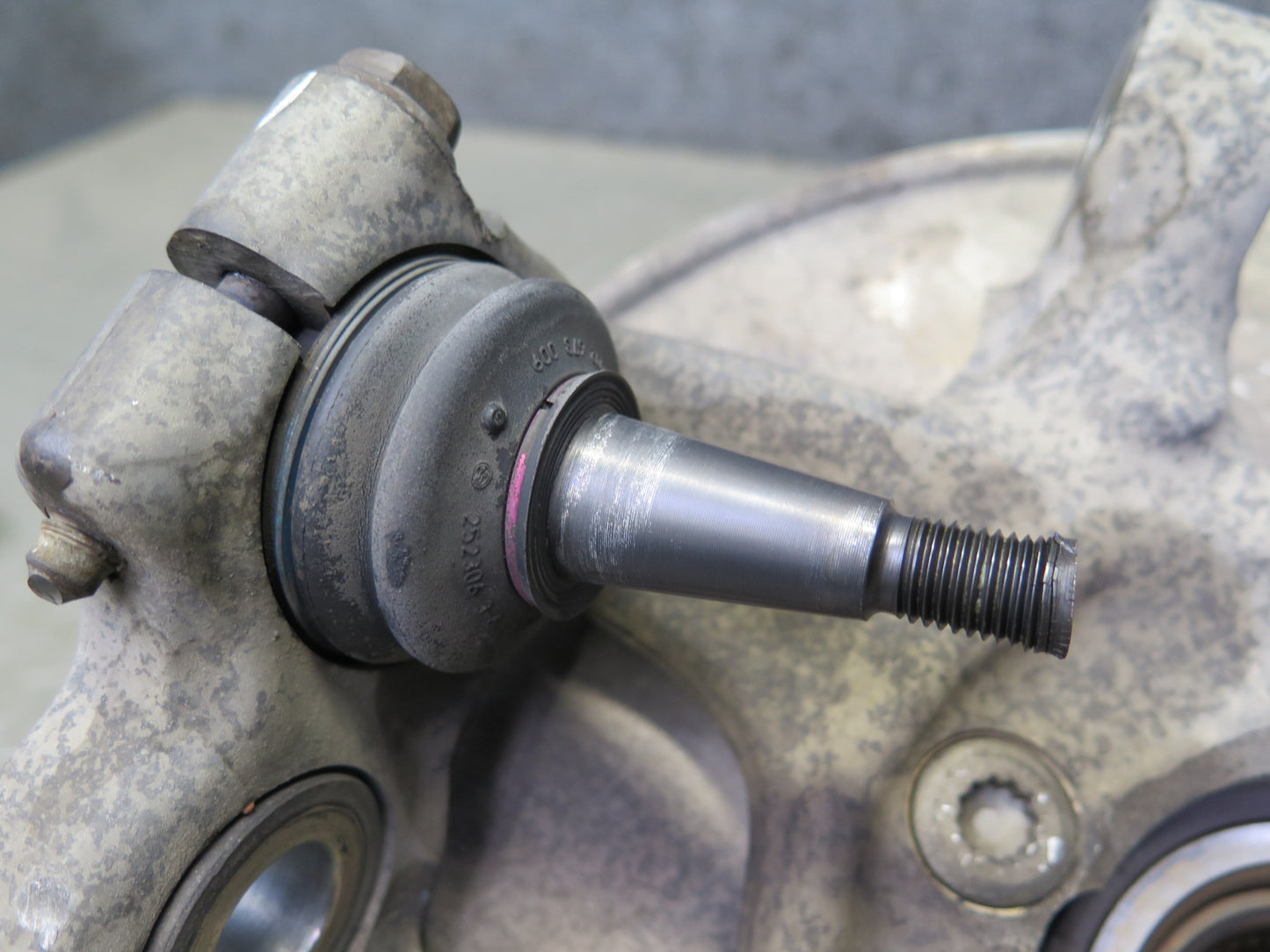 10-11 Audi B8 A5 S5 AWD Front Right Spindle Knuckle Wheel Hub 101K Miles OEM