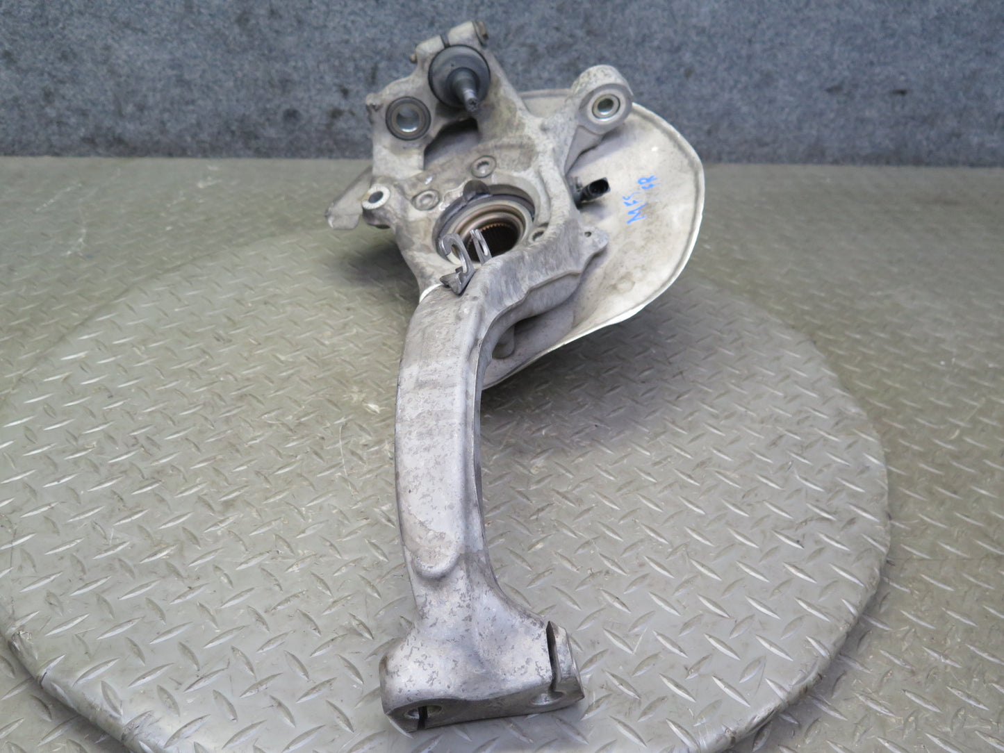 10-11 Audi B8 A5 S5 AWD Front Right Spindle Knuckle Wheel Hub 101K Miles OEM