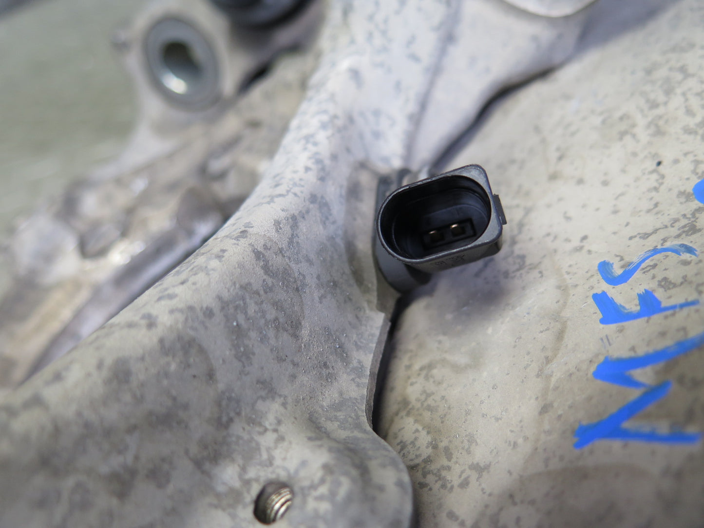 10-11 Audi B8 A5 S5 AWD Front Right Spindle Knuckle Wheel Hub 101K Miles OEM