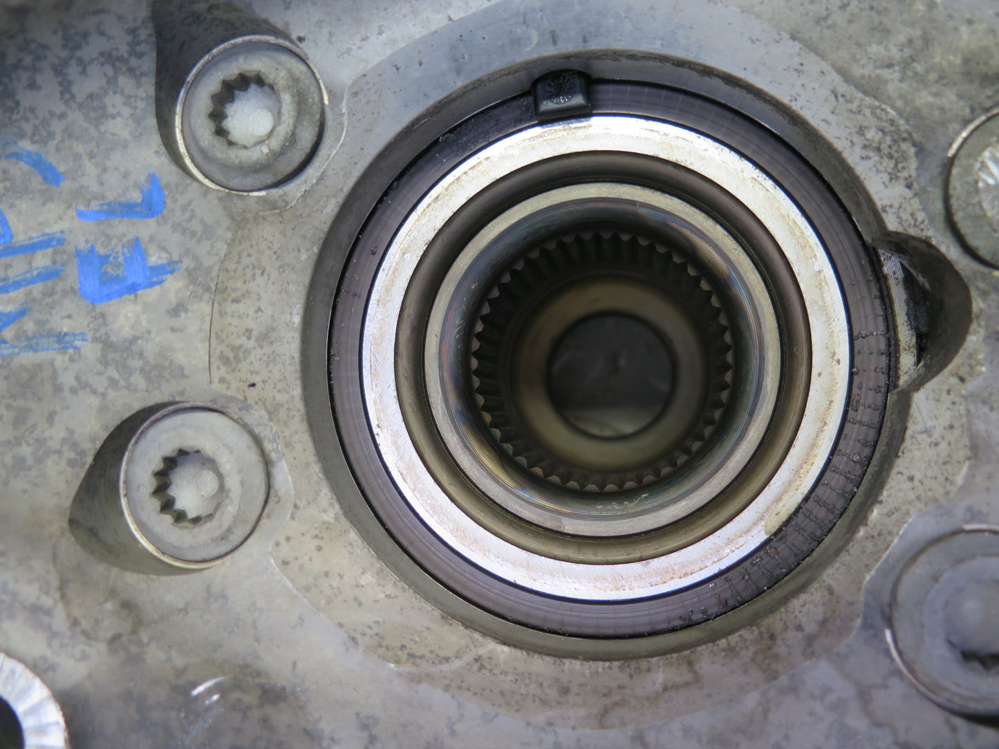 10-11 Audi B8 A5 S5 AWD Front Left Spindle Knuckle Wheel Hub 101K Miles OEM