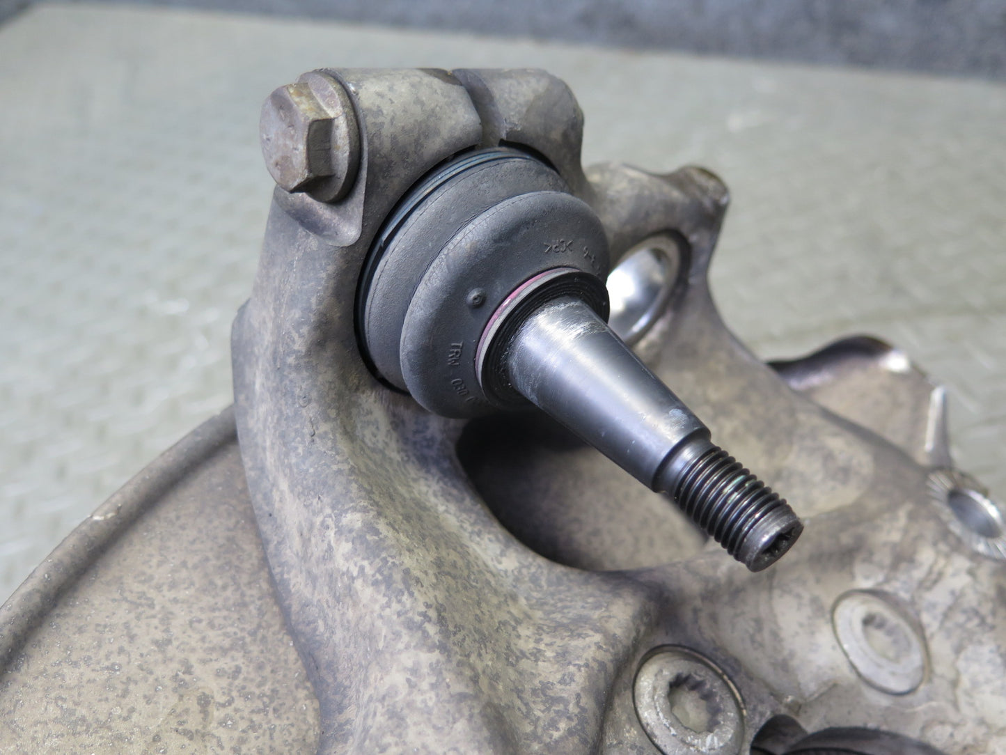 10-11 Audi B8 A5 S5 AWD Front Left Spindle Knuckle Wheel Hub 101K Miles OEM