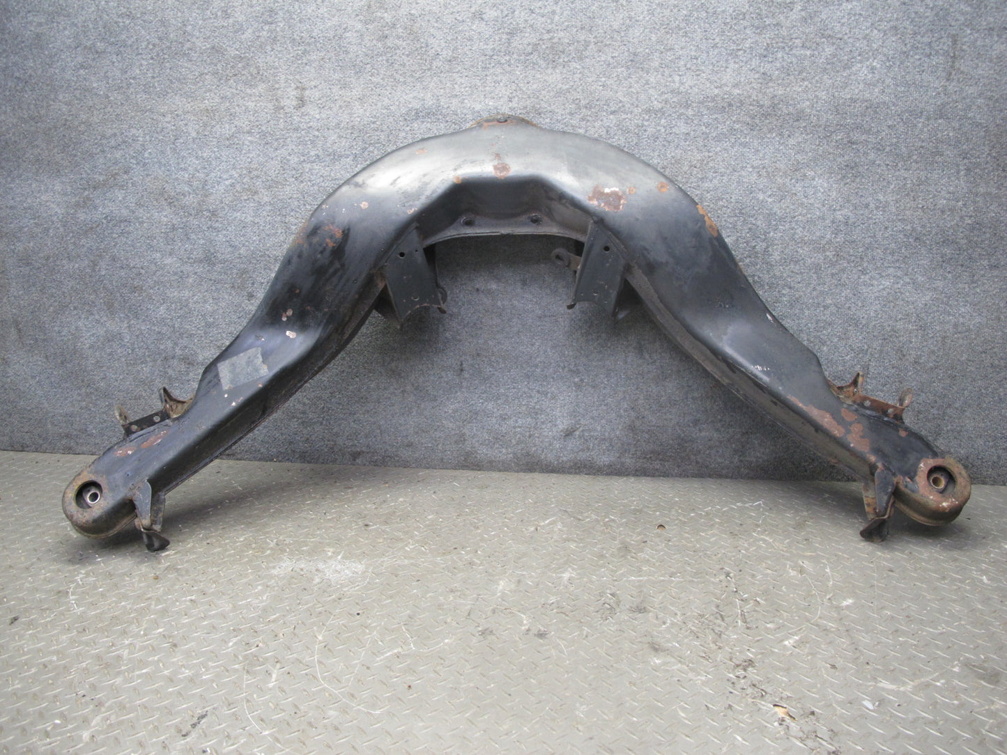 77-85 Mercedes W123 300D Rear Suspension Subframe Frame Crossmember Carrier OEM